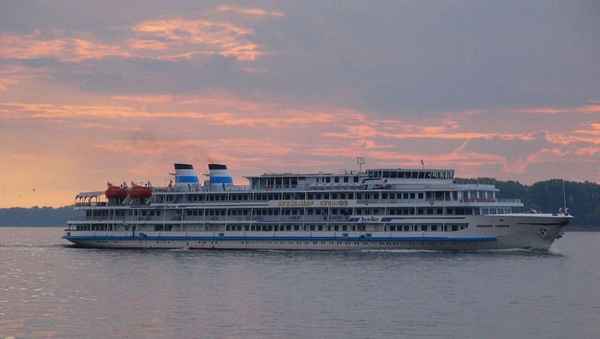 Круизный лайнер &laquo;Александр Суворов&raquo;: условия проживания 
