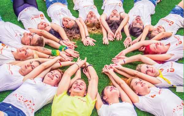 Как выбрать детский лагерь: каким должен быть воспитатель-вожатый 