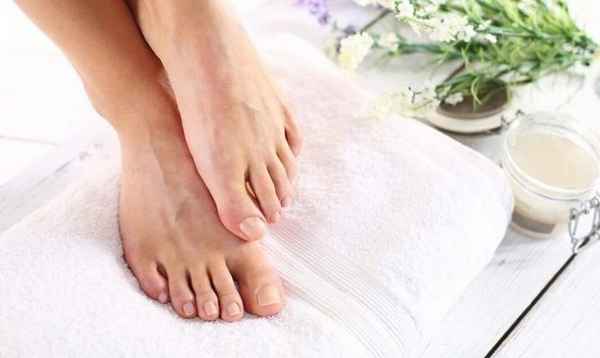 Уход за женскими ножками: рекомендации, советы и упражнения 