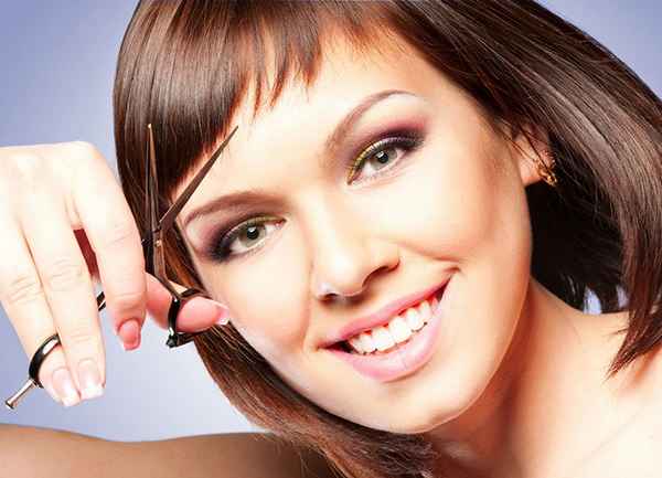 Как подстричь челку самостоятельно (косую челку) в домашних условиях 