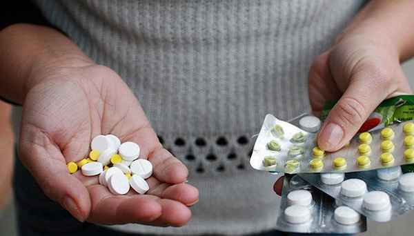 Детские лекарства, список: лечим или калечим? Об опасных для ребёнка лекарствах и их воздействии на детский организм 