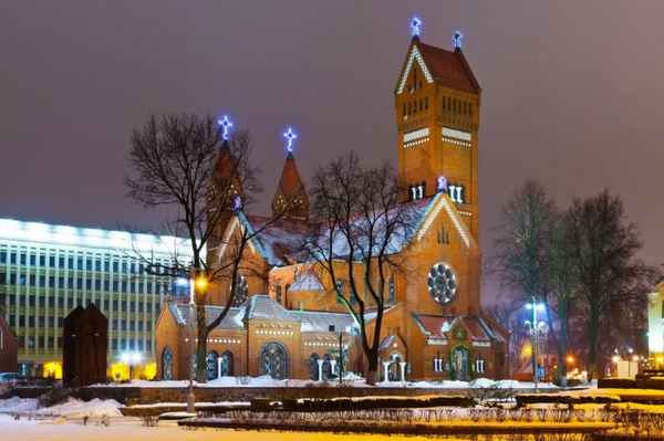 Отдых на новый год: праздники в Минске, какой отель выбрать 