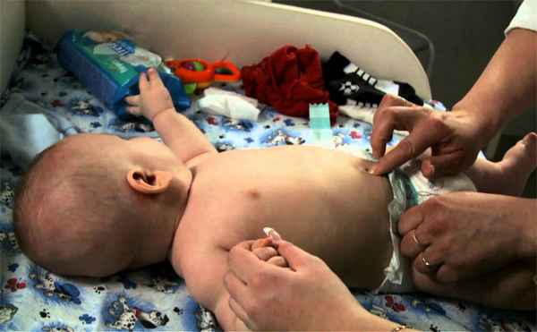 Что делать, если ребенок писается ночью во сне? 