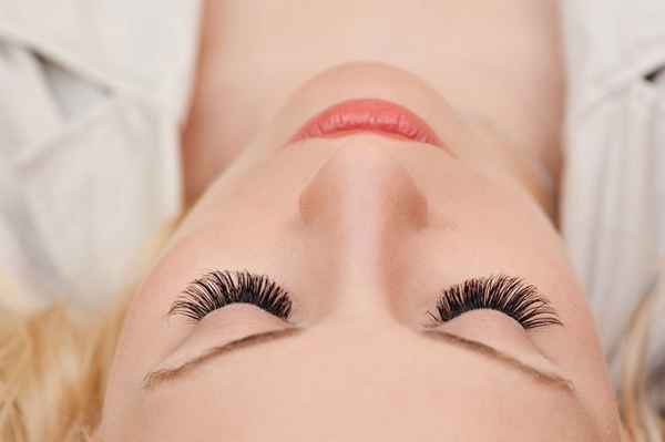 Как ухаживать за нарощенными ресницами? 