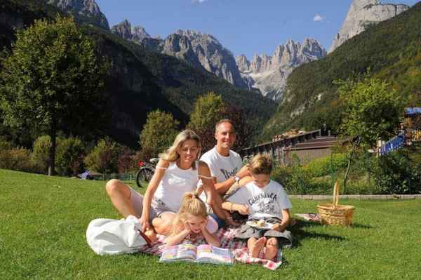 Семейный туризм отдых вместе с семьей 