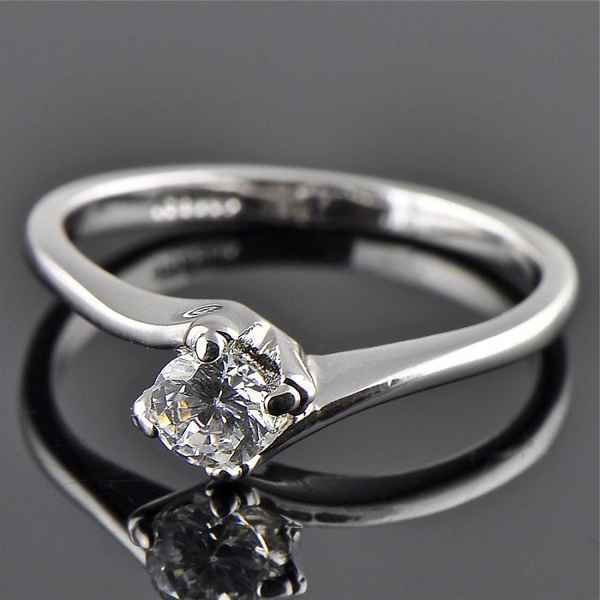 Выбор бриллиантового кольца 