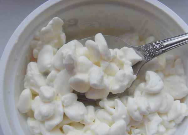 Какая калорийность у обезжиренного творога? 