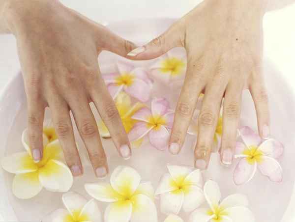 Укрепление ногтей в домашних условиях: ванночки, средства, маски 