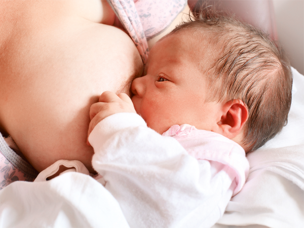 Особенности кормления новорождённых детей 