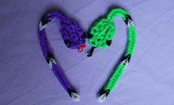 Как плести змею из резинок? 