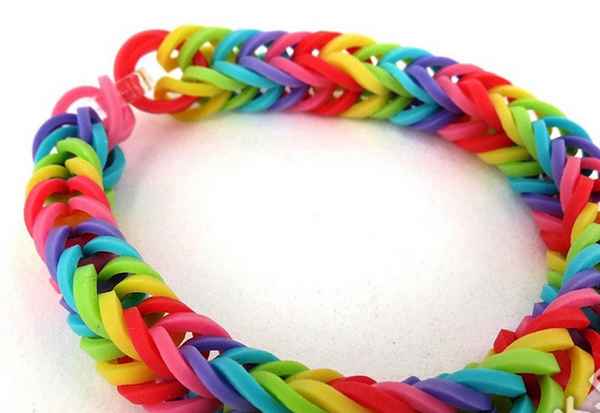 Как плести браслет из резинок Радуга 
