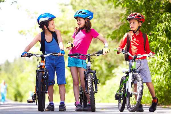 Как научить ребенка кататься на велосипеде? 