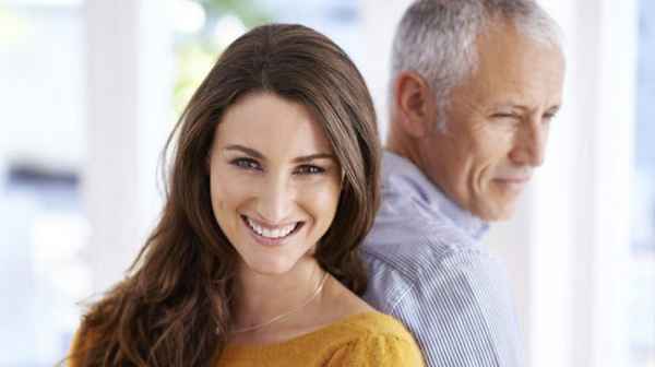 Разница в возрасте у супругов: плюсы и минусы, советы супругам 
