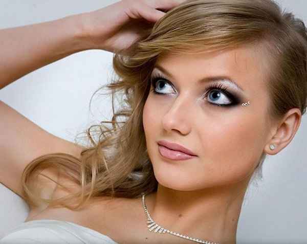 Как научиться наращивать ресницы дома? 