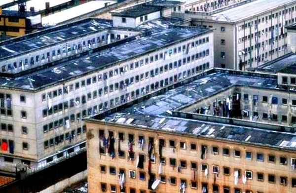 Топ-5 адских тюрем 