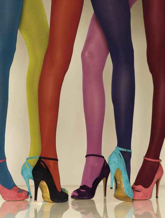 Как правильно подобрать колготки к своему наряду 