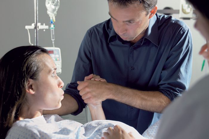 Шпаргалка мужу роженицы: как помочь супруге в родах? 