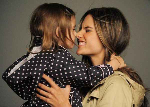 Как отучить ребенка спать с родителями, с мамой? 