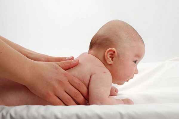 Как делать массаж новорожденному? 