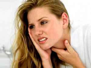 Болит горло, голова и температура: причины и что следует делать