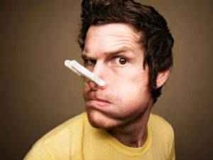 Причины запаха аммиака в носу: почему люди его чувствуют