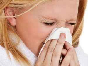 Из носа течет желтая жидкость: что это за слизь, выделения при наклоне