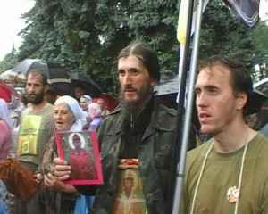 А вы на шкаф залезьте