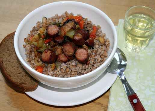 Гречневая каша с копченостями, пошаговый рецепт с фото