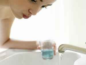 Раствор для полоскания горла детям, чем лучше полоскать