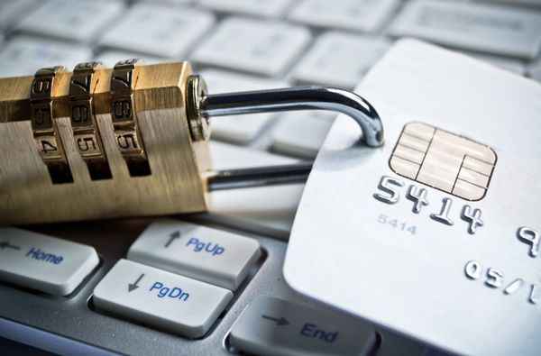 Варианты слов в назначении платежа, за которые могут заблокировать карту при переводе денег