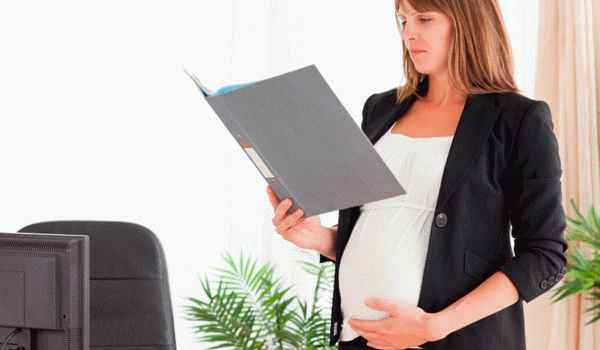 Идет ли декретный отпуск в трудовой стаж