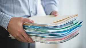 Какие документы нужны для оформления губернаторского пособия?