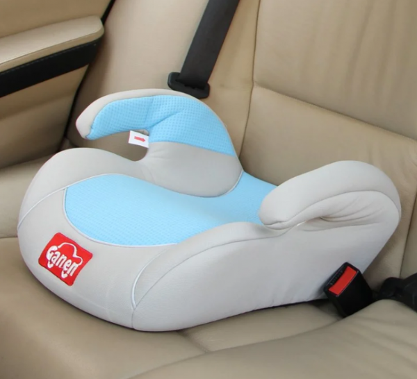 Бустер для детей в машину, с какого возраста по правилам