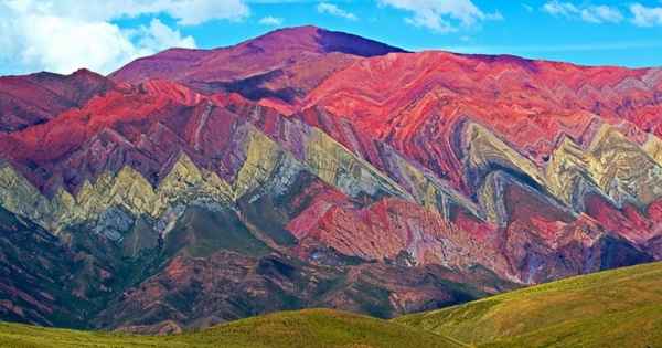 Когда природе грустно, она берет радугу и раскрашивает горы
