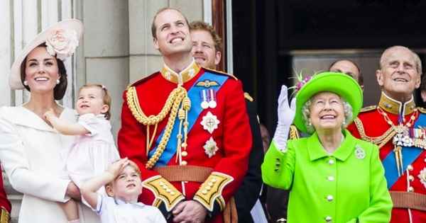 Почему британская королевская семья не пользуется своей фамилией