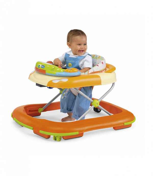 Нужны ли ребенку ходунки, прыгунки или вожжи