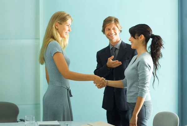 В белых одеждах благодетеля