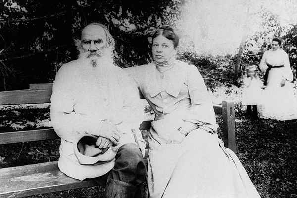 Зачем он так со своей женой