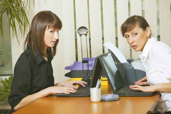 Женский коллектив: стратегия выживания