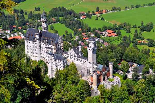 Замок Нойшванштайн: история, описание, фото