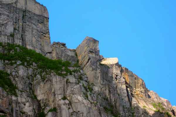 Скала Прекестулен в Норвегии: описание, фото