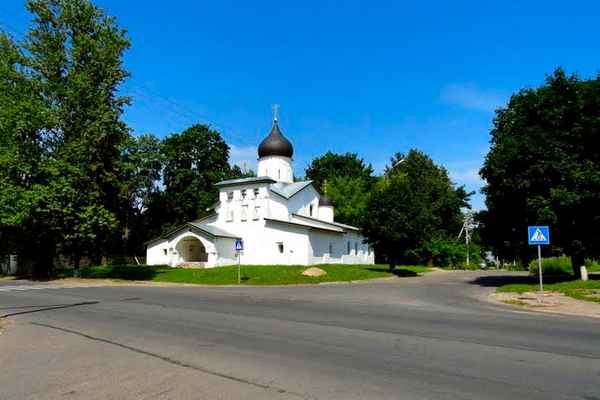 Церковь Воскресения со Стадища в Пскове: описание