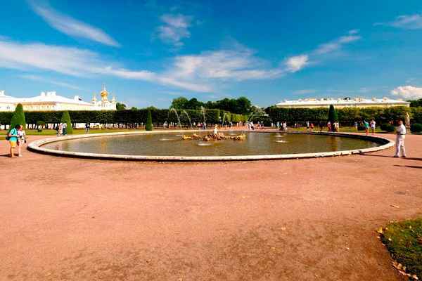 Фонтан Дубовый в Петергофе: история, описание