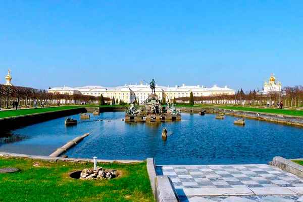 Фонтан Нептун в Петергофе: история, описание