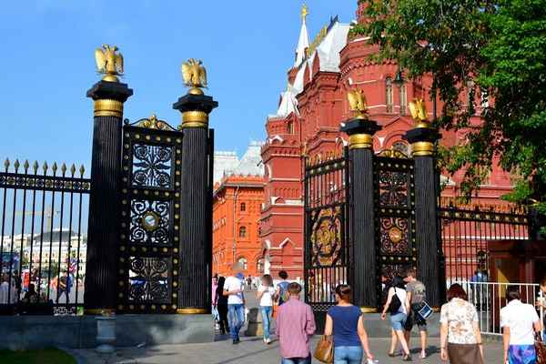 Александровский сад в Москве: история, описание, фото