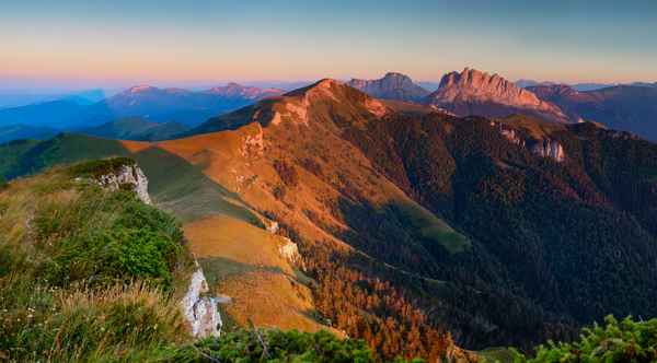 8 недорогих туристических маршрутов по России