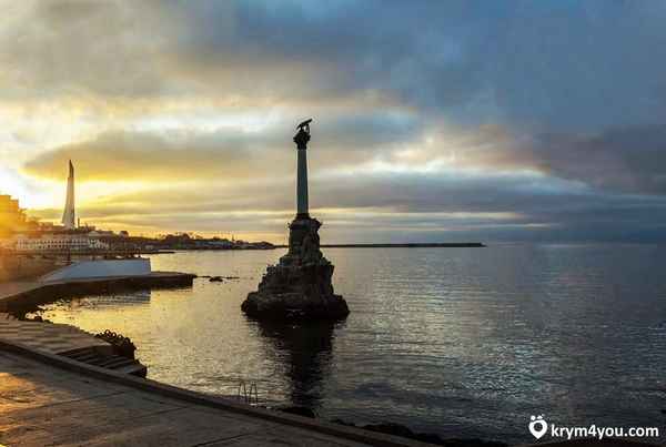 Памятник Затопленным кораблям
